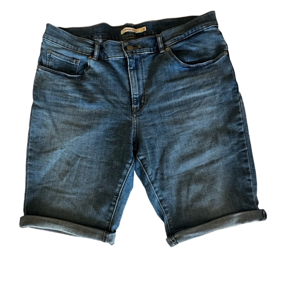 Levi’s Bermuda Shorts Blue Medium Wash Women’s Size 31.